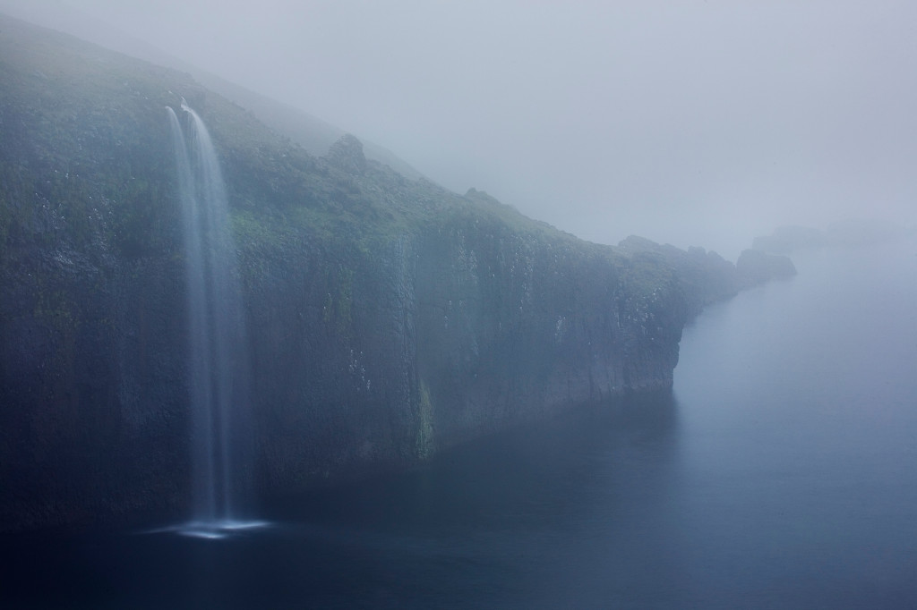 Hornstrandir-Waterfall-Rueb-Iceland-Book