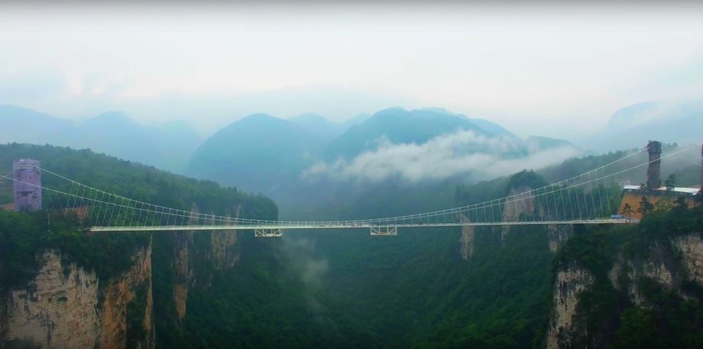 China Longest Glass Bottom Bridge