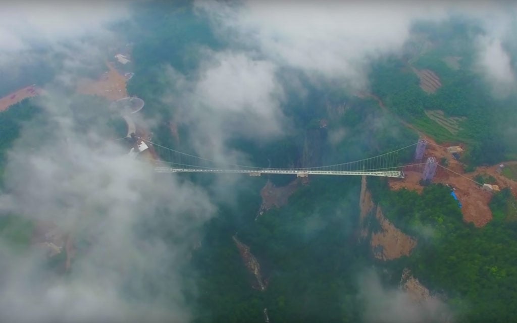 China-Longest-Glass-Bottom-Bridge-2